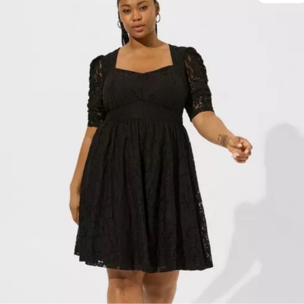 Torrid Black Lace Ruched Sleeves Mini Dress  Sz 20